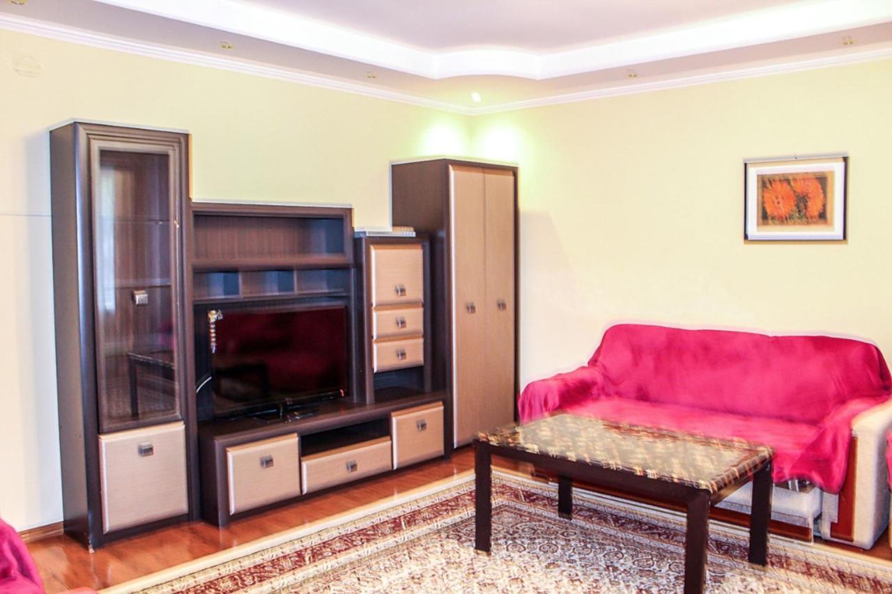 Apartmán Tolebaeva 65 Almaty Exteriér fotografie