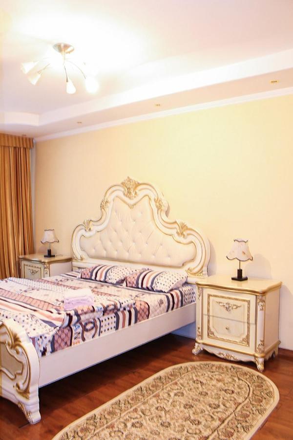 Apartmán Tolebaeva 65 Almaty Exteriér fotografie