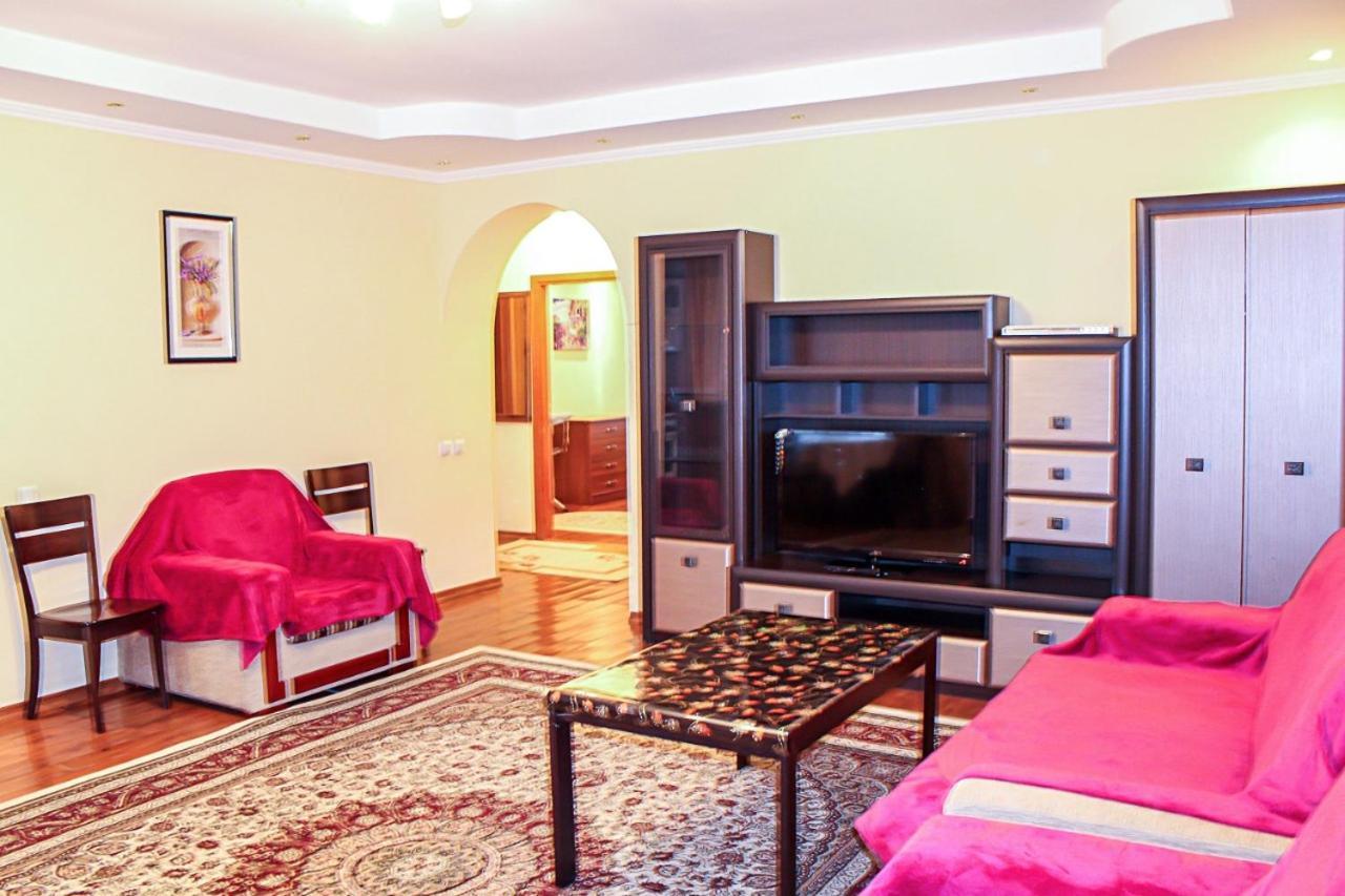 Apartmán Tolebaeva 65 Almaty Exteriér fotografie