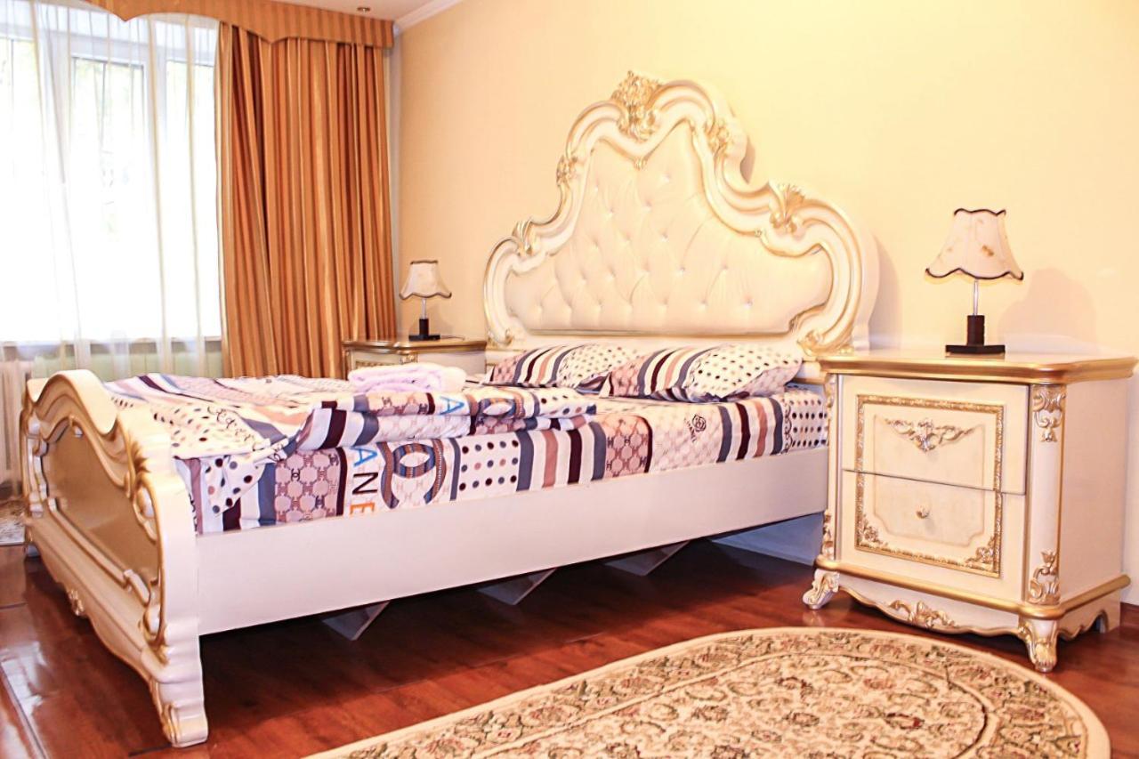 Apartmán Tolebaeva 65 Almaty Exteriér fotografie
