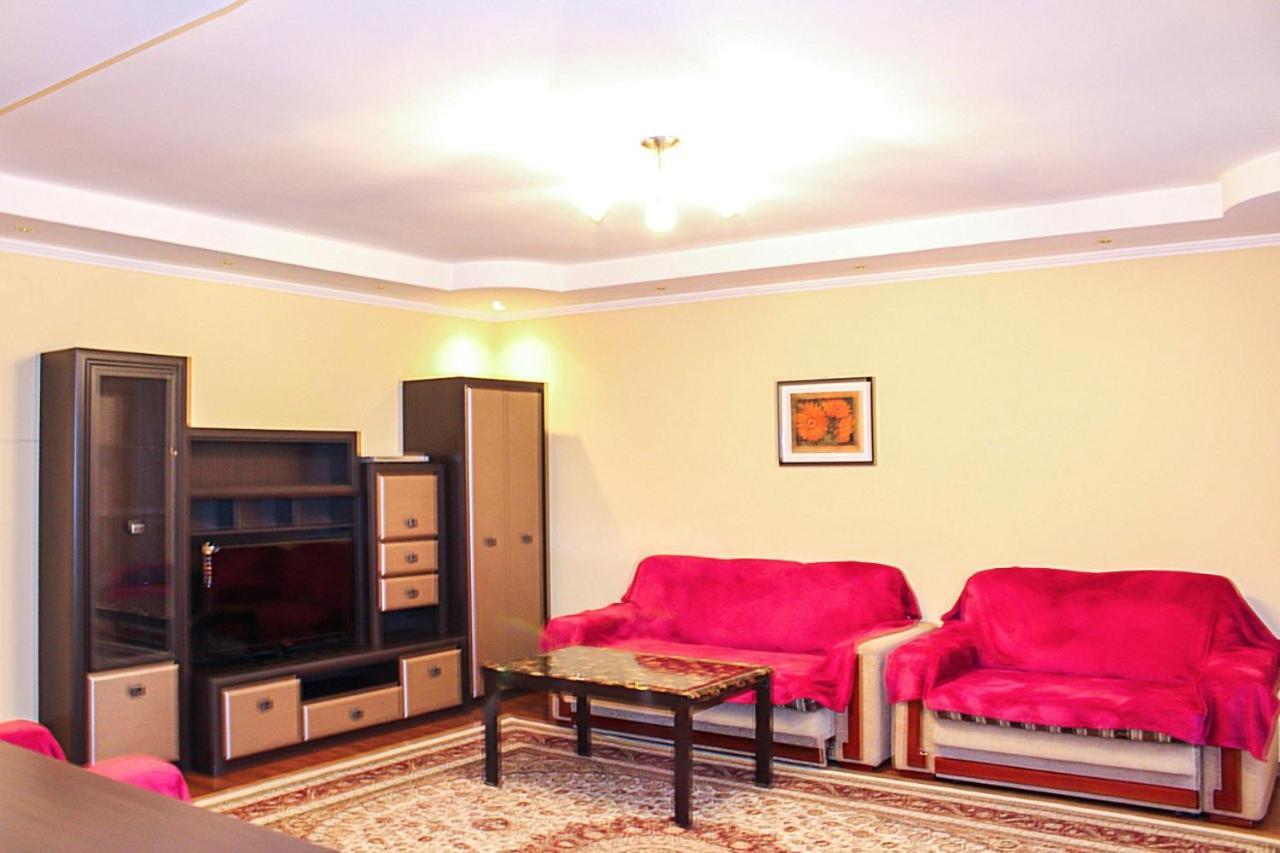 Apartmán Tolebaeva 65 Almaty Exteriér fotografie