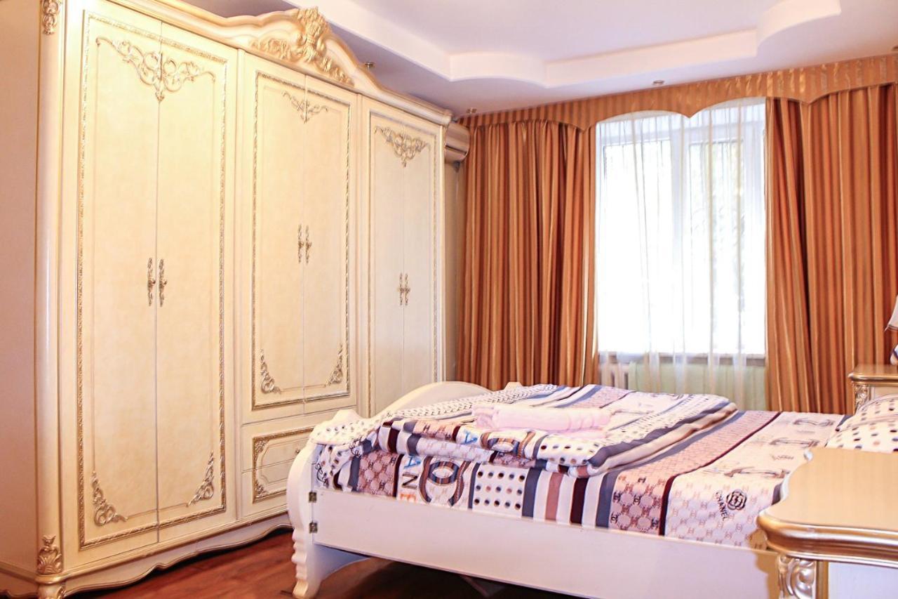 Apartmán Tolebaeva 65 Almaty Exteriér fotografie